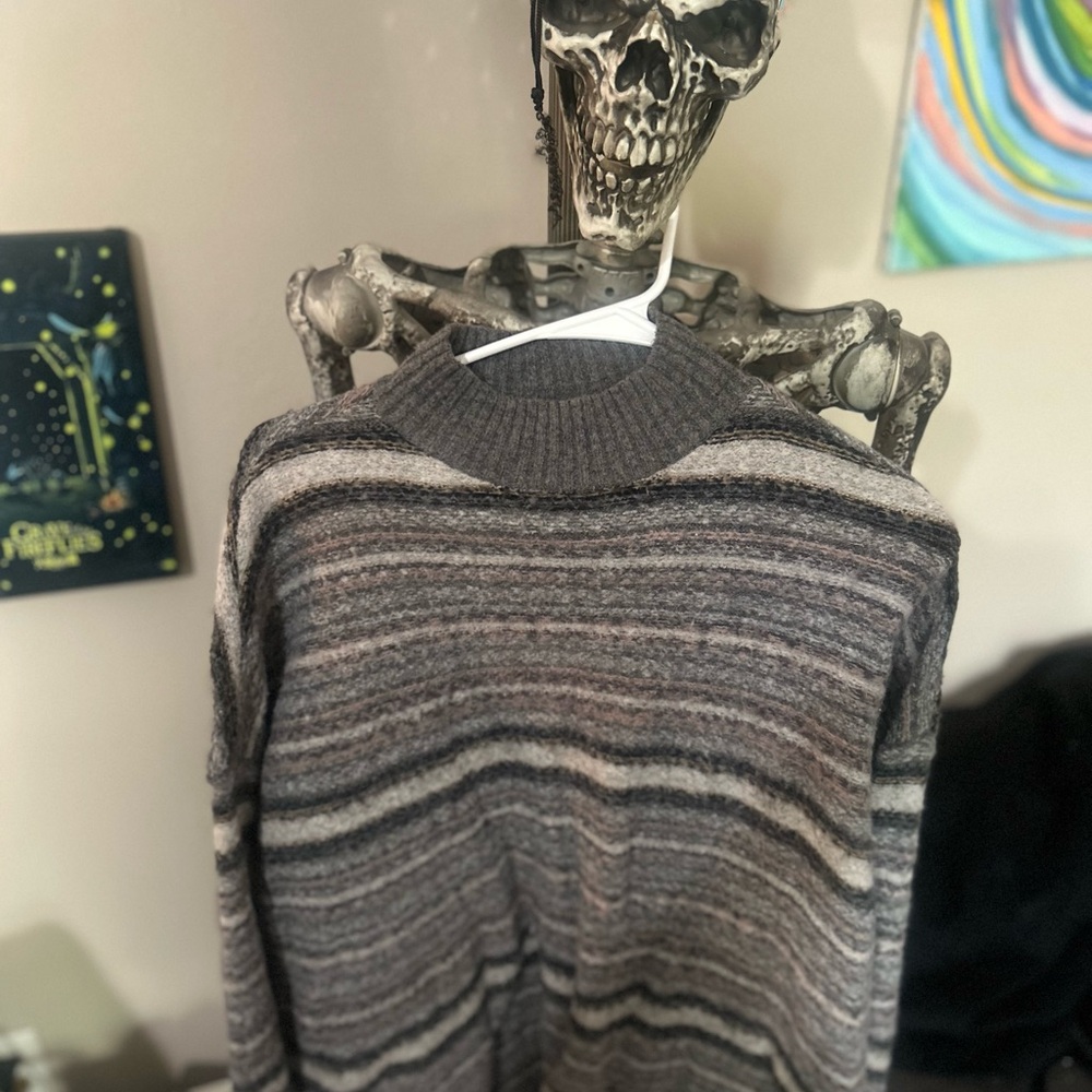 American Eagle Outfitters Gray and Brown Crewneck Sweater